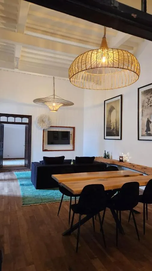Apartmán Loft Incroyable En Medina As-Sawíra 0*,